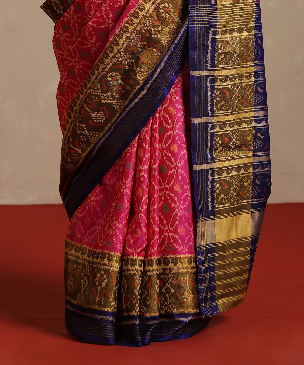 Handloom_Rani_Pink_Double_Shade_Pure_Mulberry_Silk_Single_Ikat_Patola_Saree_WeaverStory_04