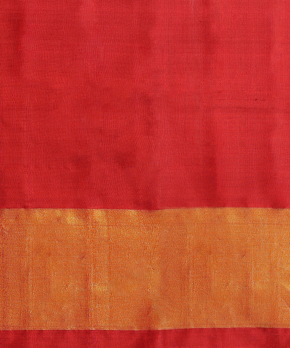 Handloom_Dark_Green_And_Maroon_Double_Shade_Pure_Mulberry_Silk_Ikat_Patola_Saree_WeaverStory_05