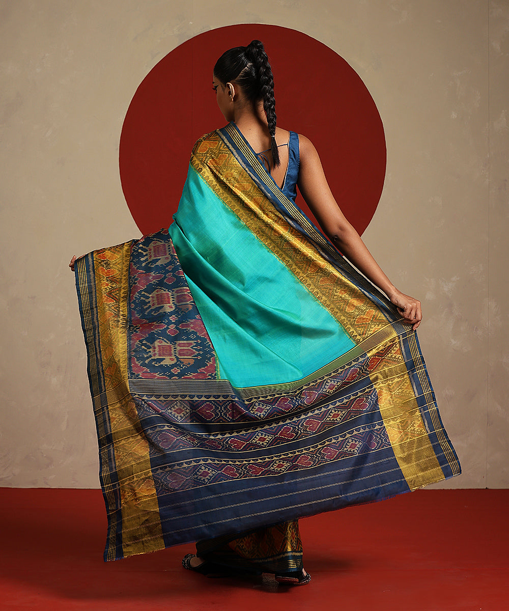 Handloom_Blue_Double_Shade_Pure_Mulberry_Silk_Single_Ikat_Patola_Saree_WeaverStory_03