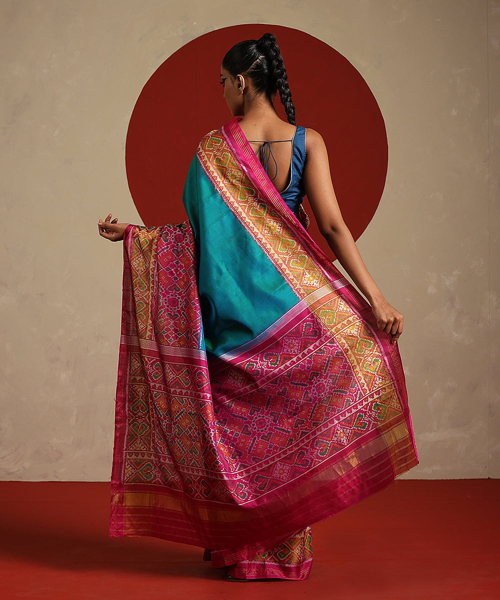 Handloom_Sea_Green_And_Hot_Pink_Double_Shade_Pure_Mulberry_Silk_Ikat_Patola_Saree_WeaverStory_03