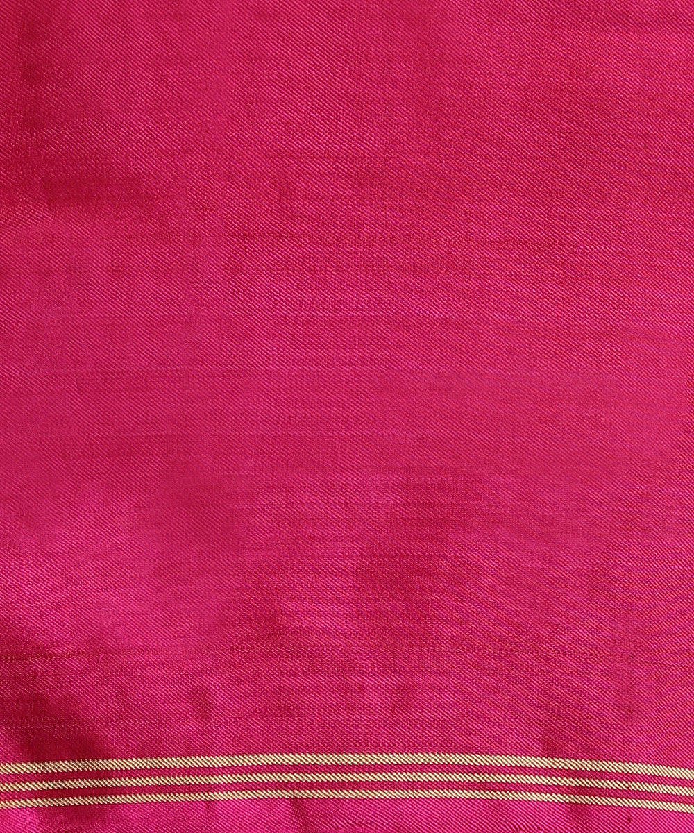 Handloom_Green_And_Hot_Pink_Pure_Mulberry_Silk_Ikat_Patola_Saree_WeaverStory_05