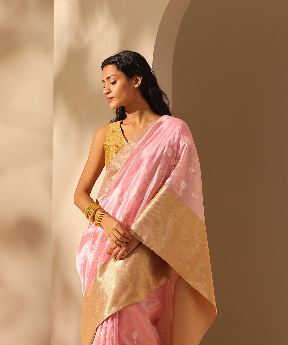Handloom_Baby_Pink_Pure_Chanderi_Silk_Saree_With_Flower_Motifs_And_Broad_Border_WeaverStory_01
