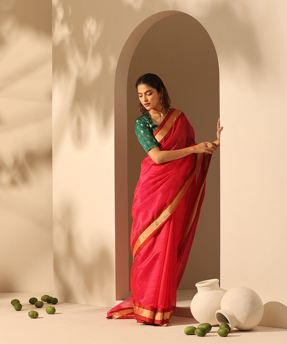 Handloom_Rani_Pink_Double_Shade_Plain_Pure_Chanderi_Silk_Saree_With_Tissue_Border_WeaverStory_02