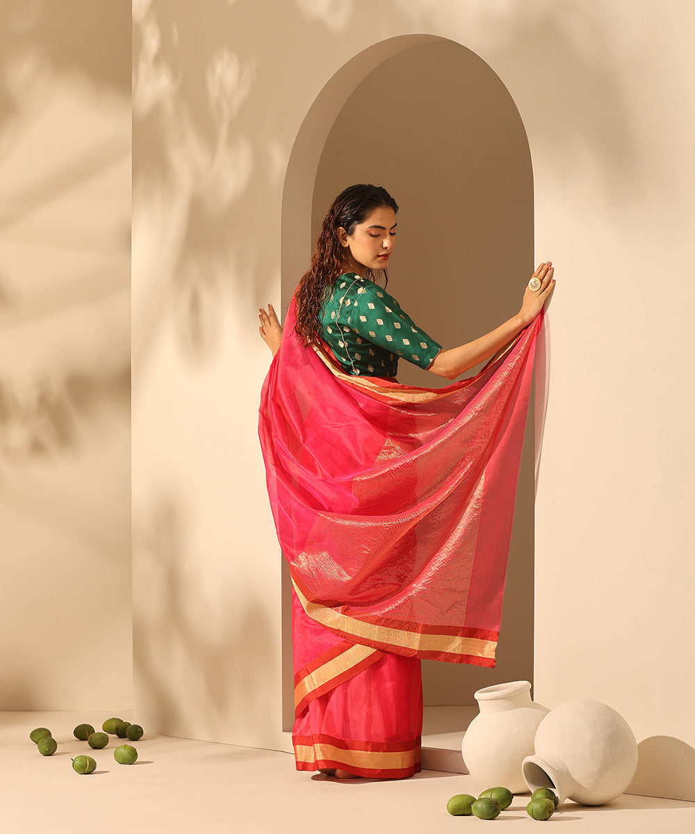 Handloom_Rani_Pink_Double_Shade_Plain_Pure_Chanderi_Silk_Saree_With_Tissue_Border_WeaverStory_03