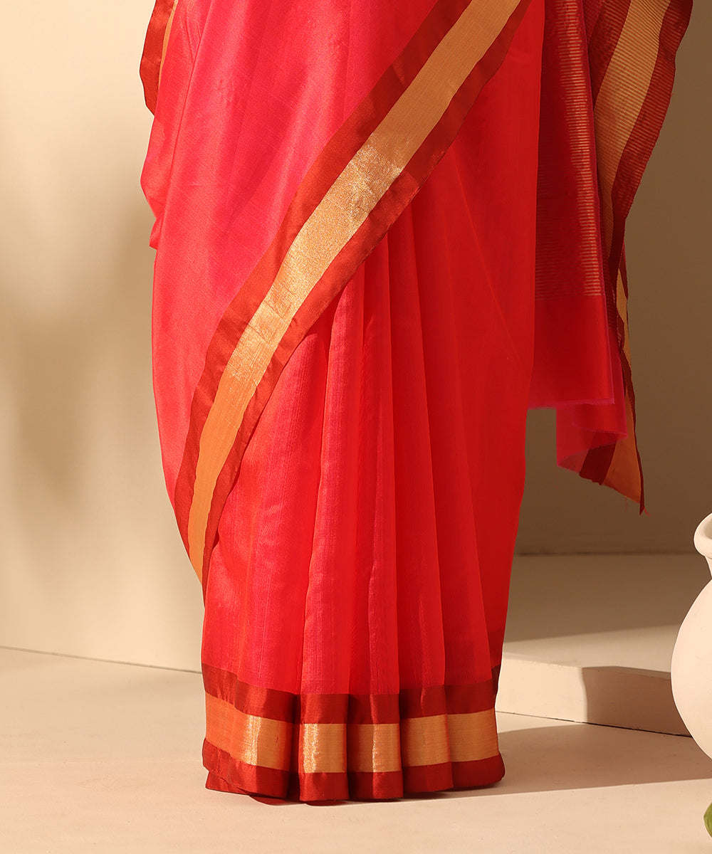 Red_Double_Shade_Handloom_Pure_Plain_Chanderi_Silk_Saree_With_Tissue_Border_WeaverStory_04