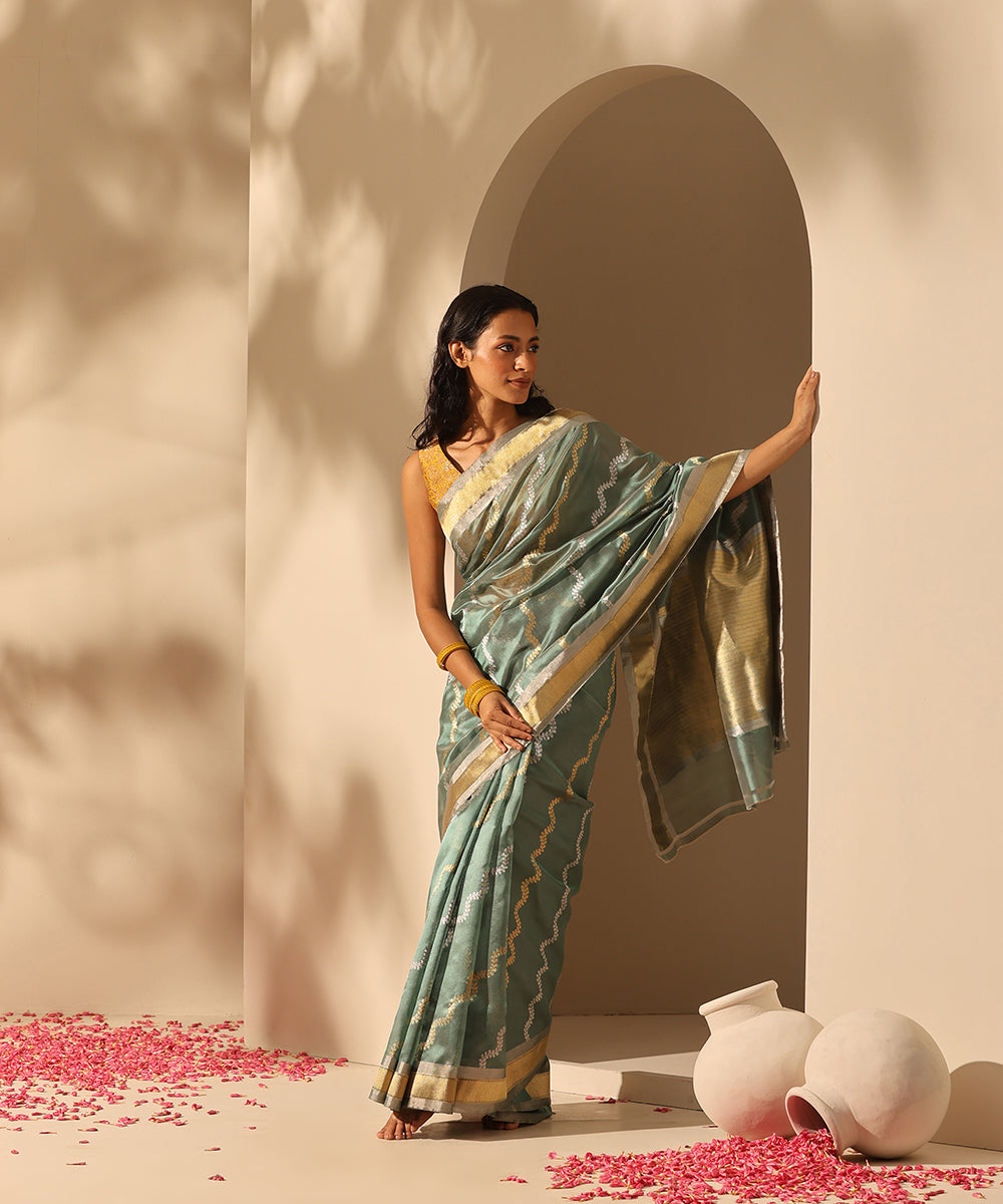 Handloom_Sage_Green_Double_Shade_Pure_Chanderi_Silk_Saree_With_All_Over_Sona_Rupa_Jaal_WeaverStory_02