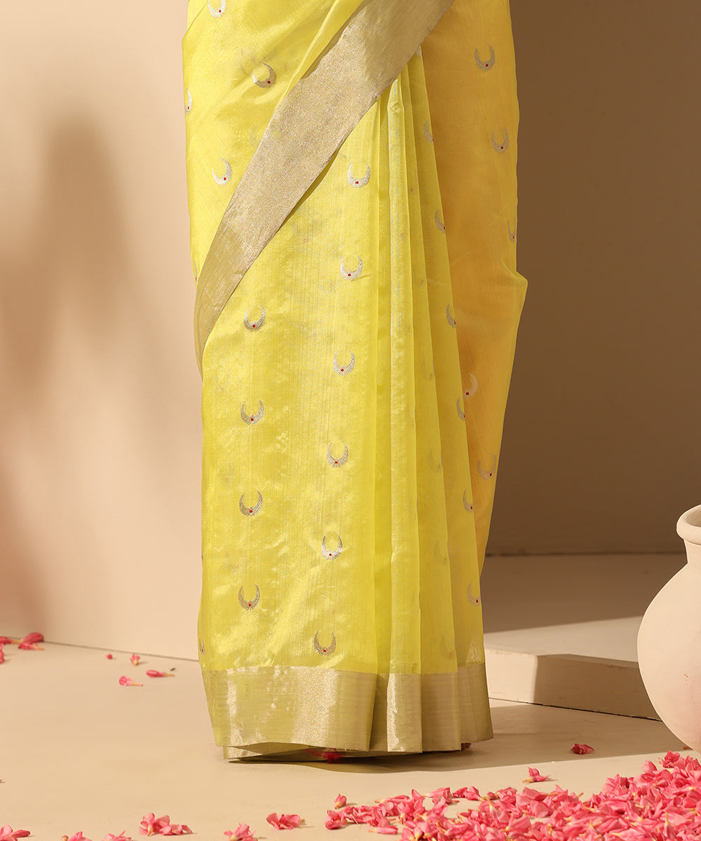 Neon_Green_Handloom_Pure_Chanderi_Silk_Saree_With_All_Over_Chand_Motif_WeaverStory_04