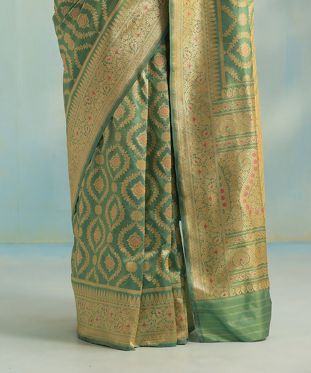 Handloom_Pista_Green_And_Blue_Double_Shade_Pure_Katan_Silk_Banarasi_Saree_With_All_Over_Resham_Jaal_WeaverStory_04