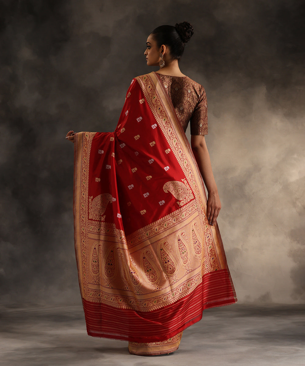Red_Handloom_Pure_Katan_Silk_Banarasi_Saree_With_Sona_Rupa_Booti_WeaverStory_03