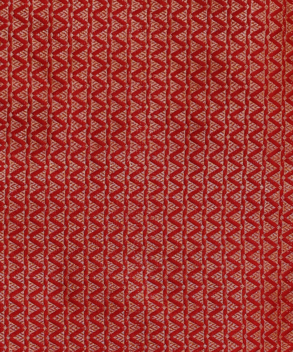Handloom_Red_Pure_Katan_Silk_Banarasi_Saree_With_Sona_Rupa_Booti_WeaverStory_05