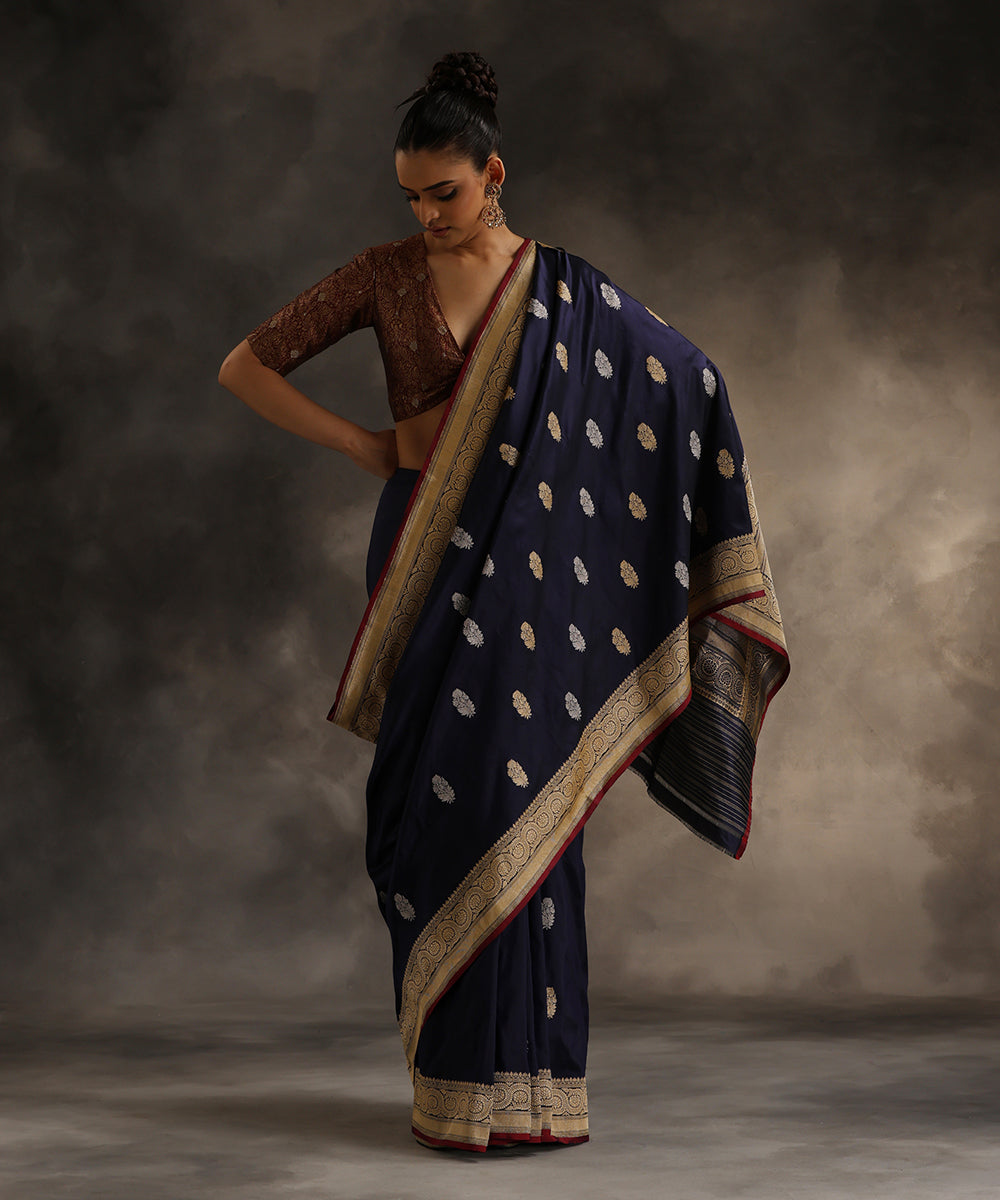 Navy_Blue_Handloom_Pure_Katan_Silk_Banarasi_Saree_All_Over_Sona_Rupa_Kadhwa_Booti_WeaverStory_02