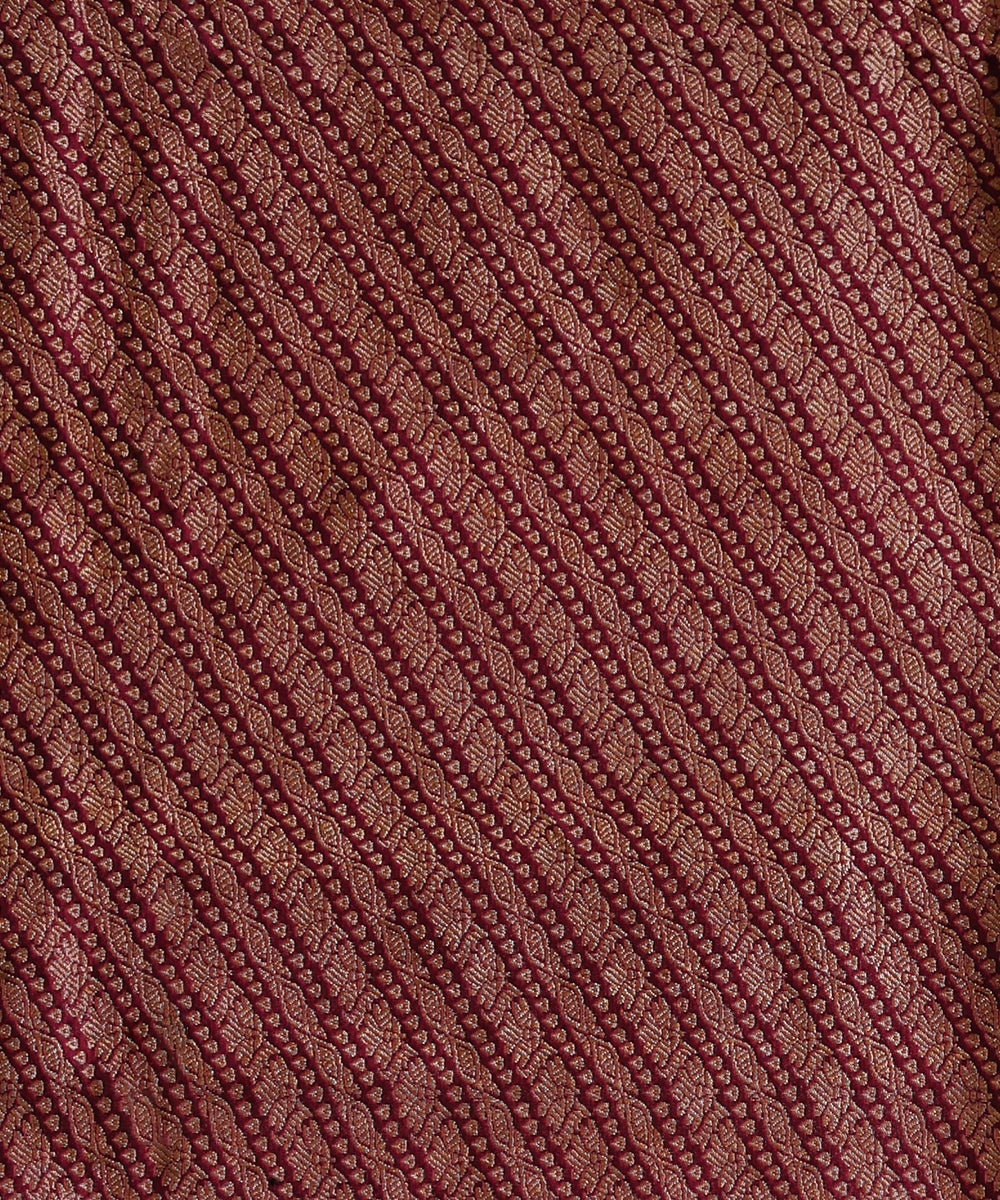 Plum_Handloom_Pure_Katan_Silk_Banarasi_Saree_With_All_Over_Sona_Rupa_Booti_WeaverStory_05