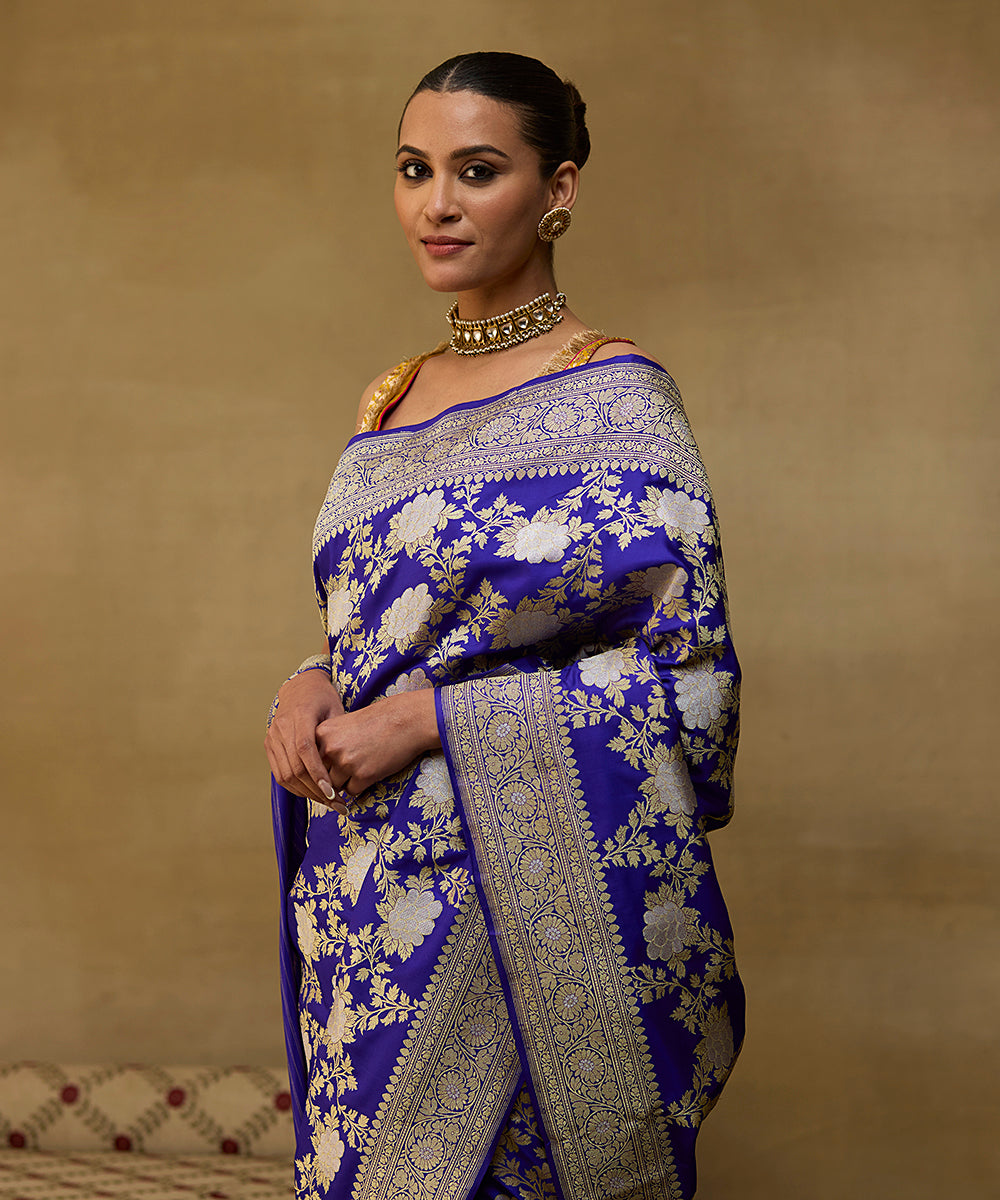 Handloom_Electric_Blue_Ektara_Pure_Katan_Silk_Banarasi_Saree_With_Kadhwa_Angoor_Jaal_WeaverStory_01