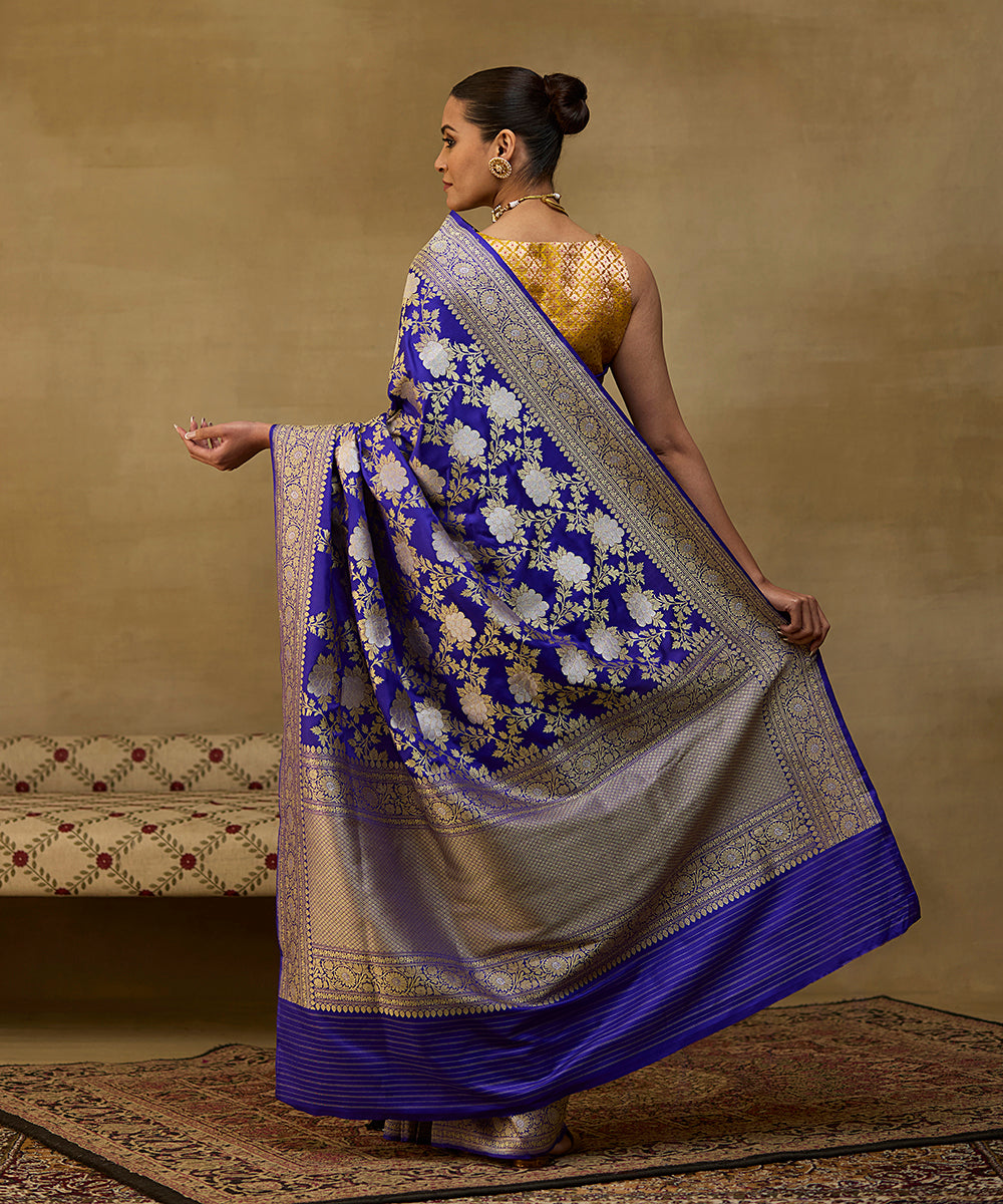 Handloom_Electric_Blue_Ektara_Pure_Katan_Silk_Banarasi_Saree_With_Kadhwa_Angoor_Jaal_WeaverStory_03