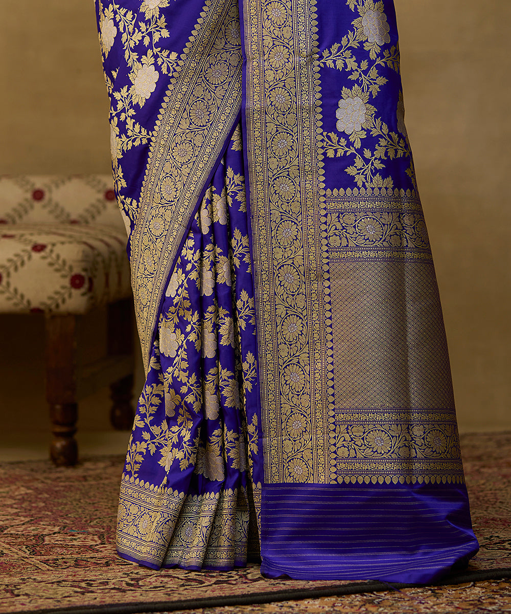 Handloom_Electric_Blue_Ektara_Pure_Katan_Silk_Banarasi_Saree_With_Kadhwa_Angoor_Jaal_WeaverStory_04