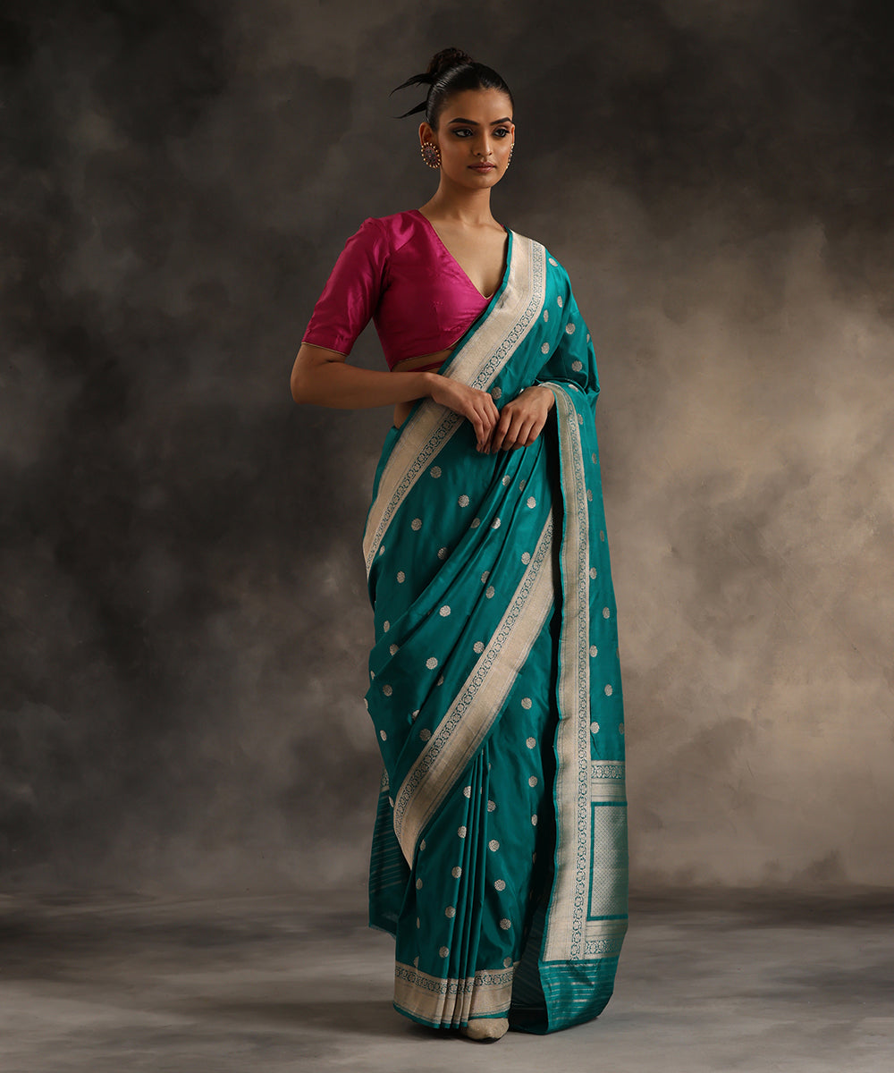 Handloom_Pine_Green_Pure_Katan_Silk_Banarasi_Saree_With_Asharfi_Booti_WeaverStory_02