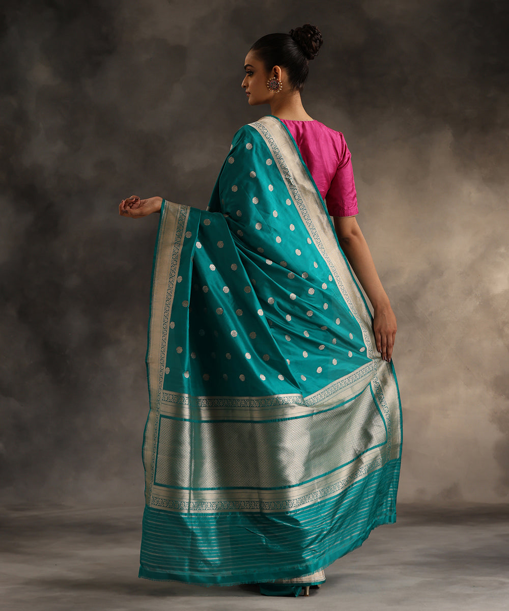 Handloom_Pine_Green_Pure_Katan_Silk_Banarasi_Saree_With_Asharfi_Booti_WeaverStory_03