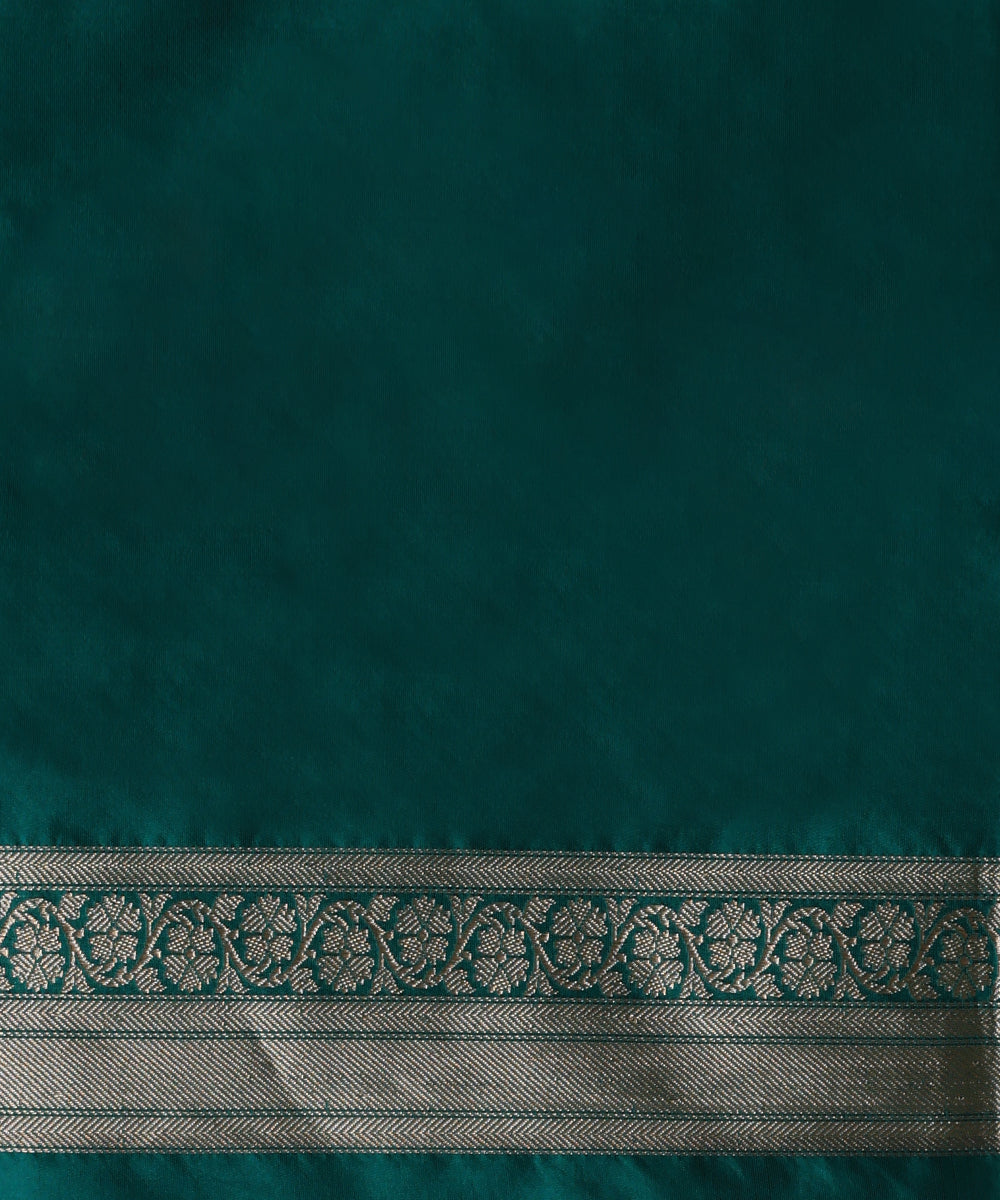 Handloom_Pine_Green_Pure_Katan_Silk_Banarasi_Saree_With_Asharfi_Booti_WeaverStory_05