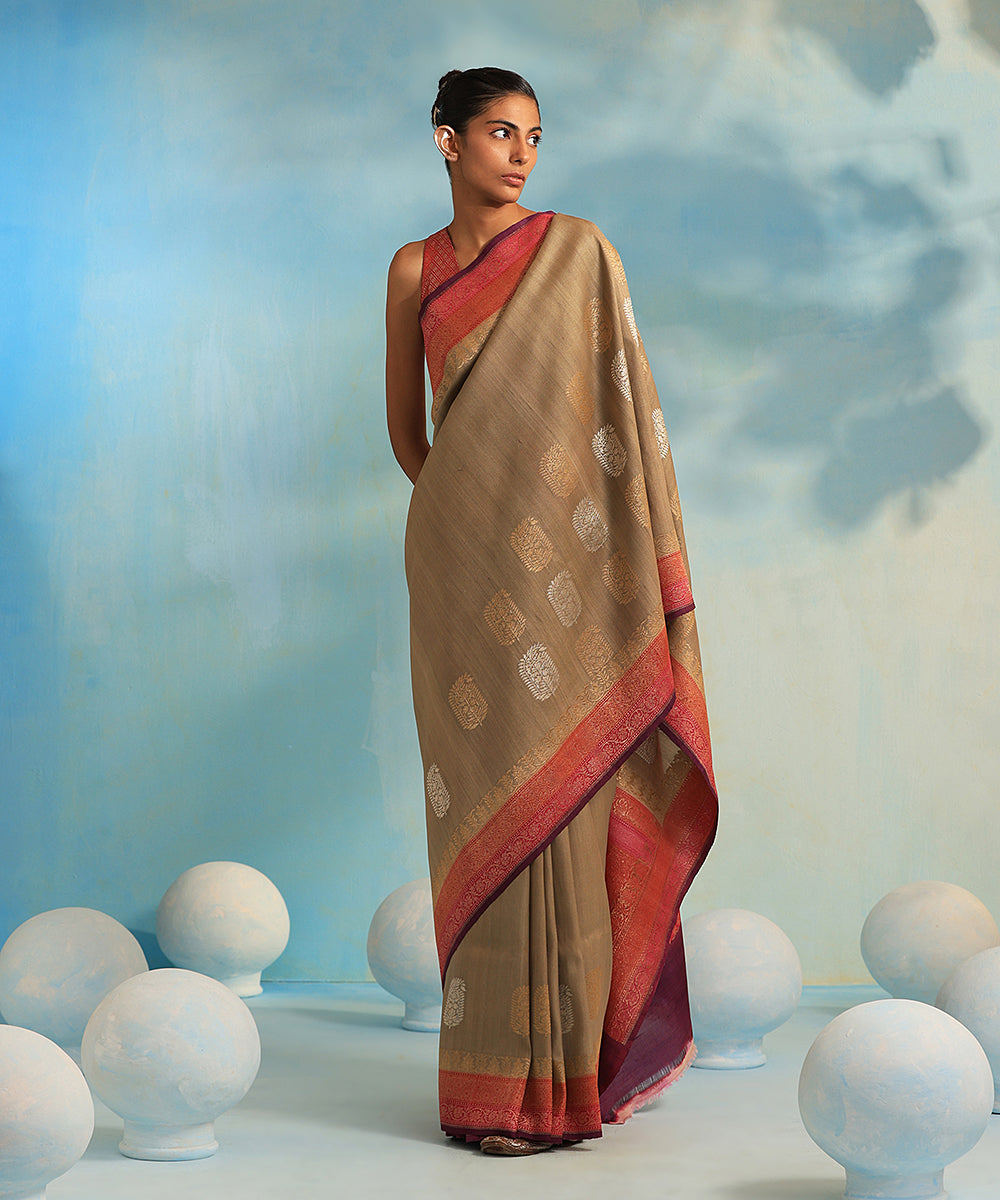 Handloom_Beige_Pure_Pure_Tussar_Georgette_Banarasi_Saree_With_Alfi_Sona_Rupa_Booti_WeaverStory_02