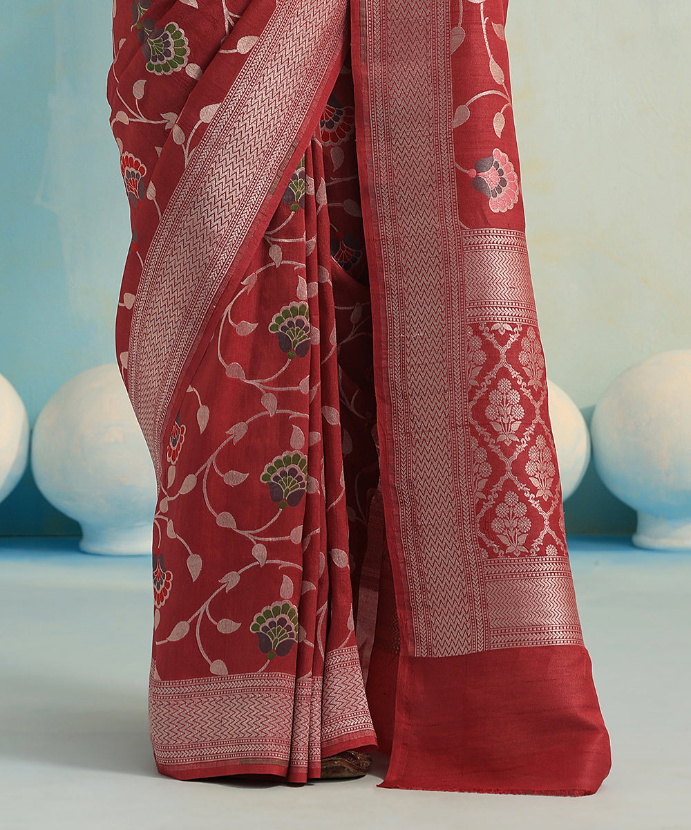 Maroon_Handloom_Pure_Tussar_Georgette_Banarasi_Saree_With_Floral_Jaal_WeaverStory_04