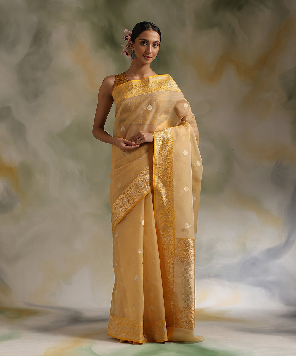 Beige_And_Yellow_Handloom_Pure_Kora_Silk_Banarasi_Saree_With_Kadhwa_Border_WeaverStory_02