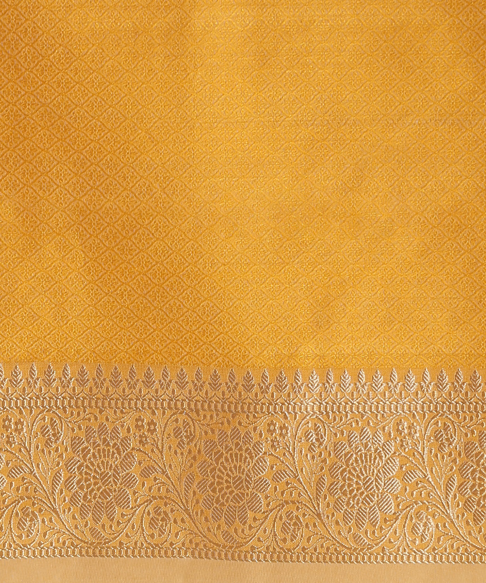 Beige_And_Yellow_Handloom_Pure_Kora_Silk_Banarasi_Saree_With_Kadhwa_Border_WeaverStory_05