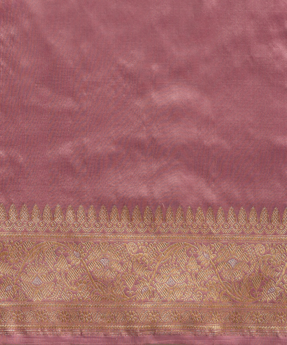 Mauve_Handloom_Pure_Katan_Silk_Banarasi_Saree_With_Sona_Rupa_Zari_And_Kadhwa_Diagonal_Bel_WeaverStory_05