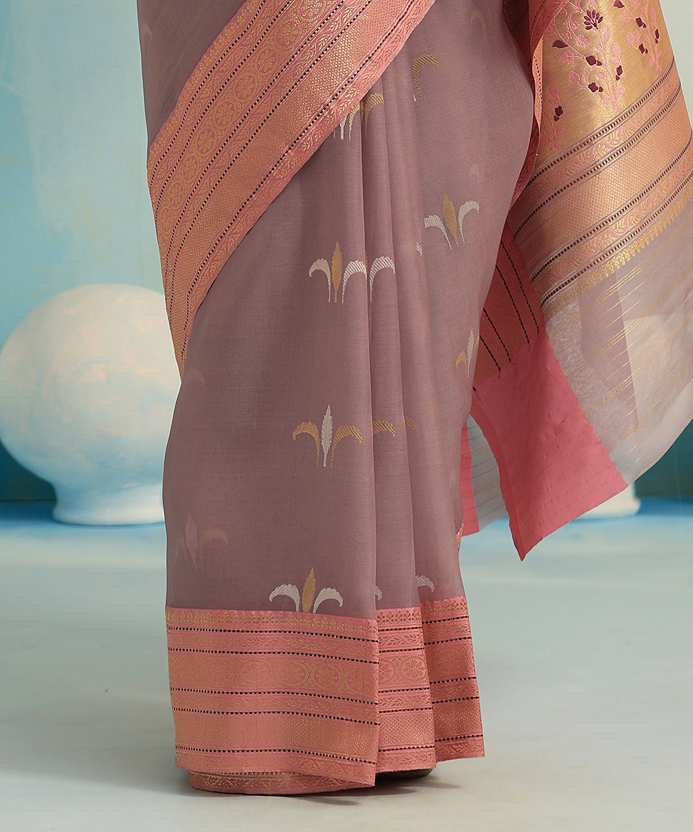 Handloom_Lavender_Pure_Kora_Silk_Banarasi_Saree_With_Pink_Kadhwa_Border_WeaverStory_04
