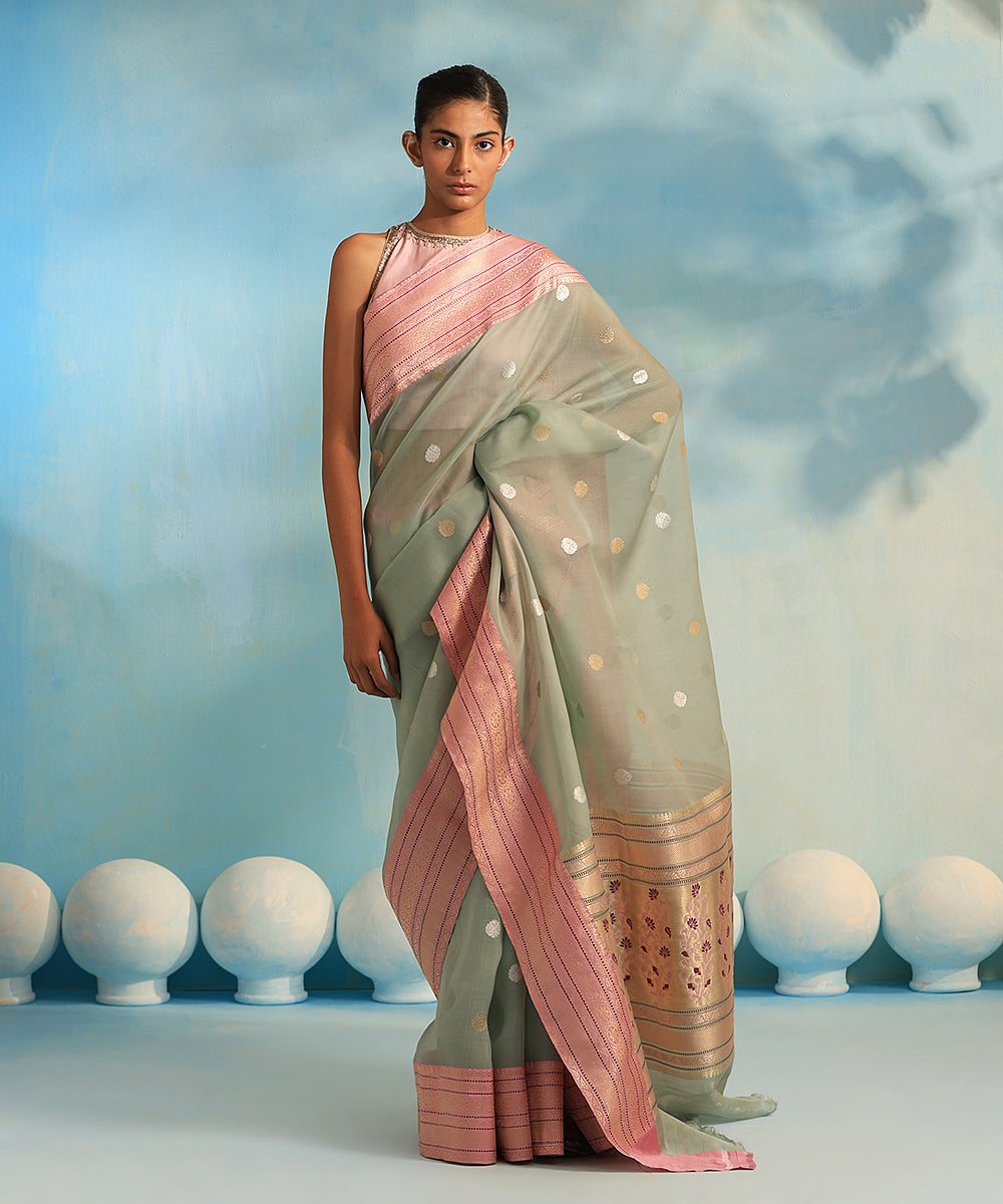 Pistachio_Green_Handloom_Pure_Kora_Silk_Banarasi_Saree_With_Pink_Kadhwa_Border_WeaverStory_02