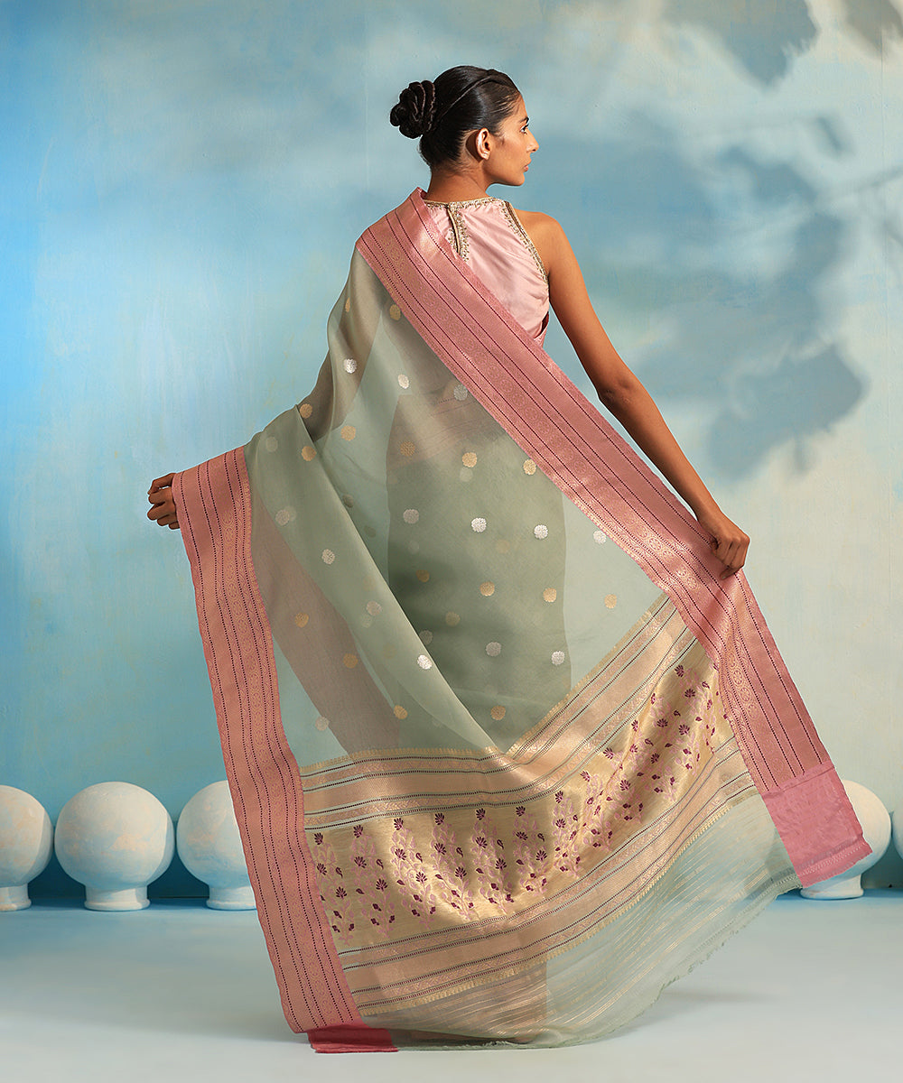 Pistachio_Green_Handloom_Pure_Kora_Silk_Banarasi_Saree_With_Pink_Kadhwa_Border_WeaverStory_03