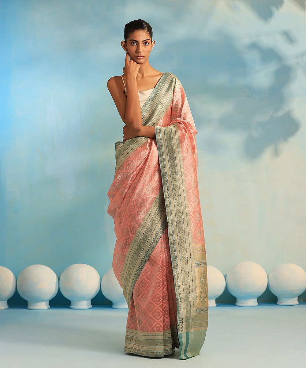 Handloom_Salmon_Pink_Pure_Kora_Tissue_Banarasi_Saree_With_Border_In_Teal_Green_WeaverStory_02