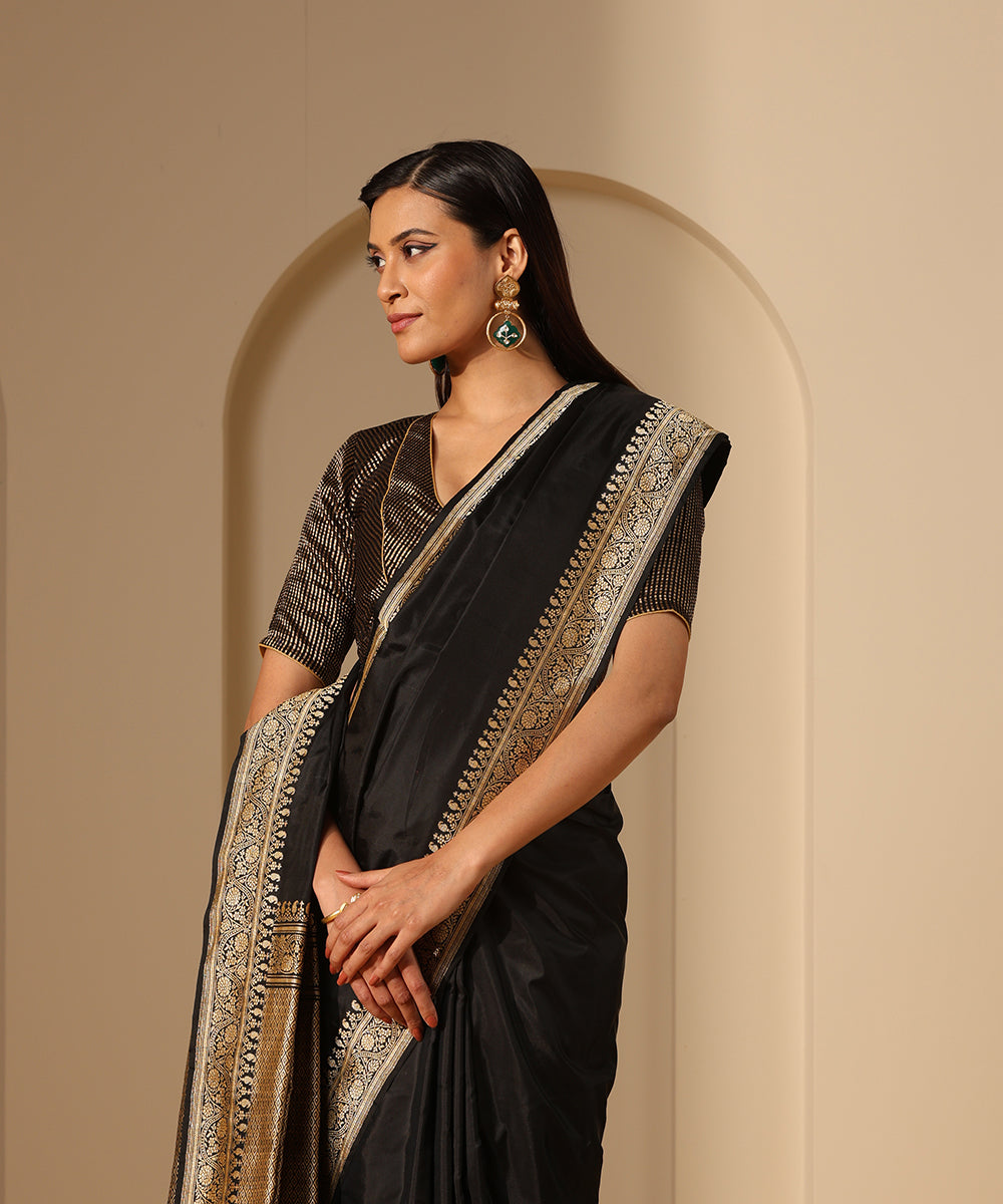 Black_Handloom_Plain_Pure_Katan_Silk_Banarasi_Saree_With_Kadhwa_Border_WeaverStory_01