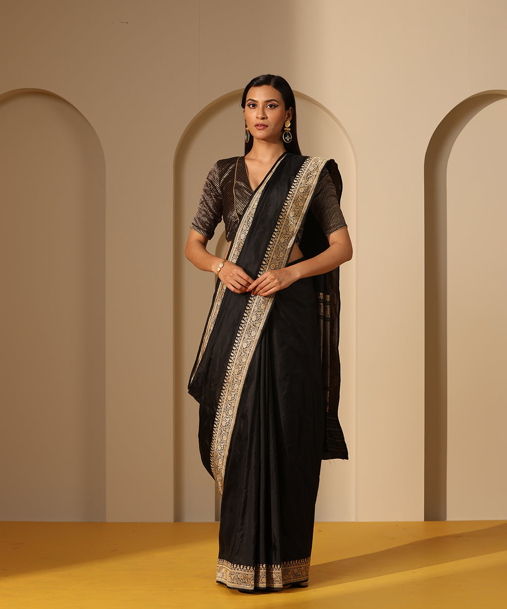 Black_Handloom_Plain_Pure_Katan_Silk_Banarasi_Saree_With_Kadhwa_Border_WeaverStory_02