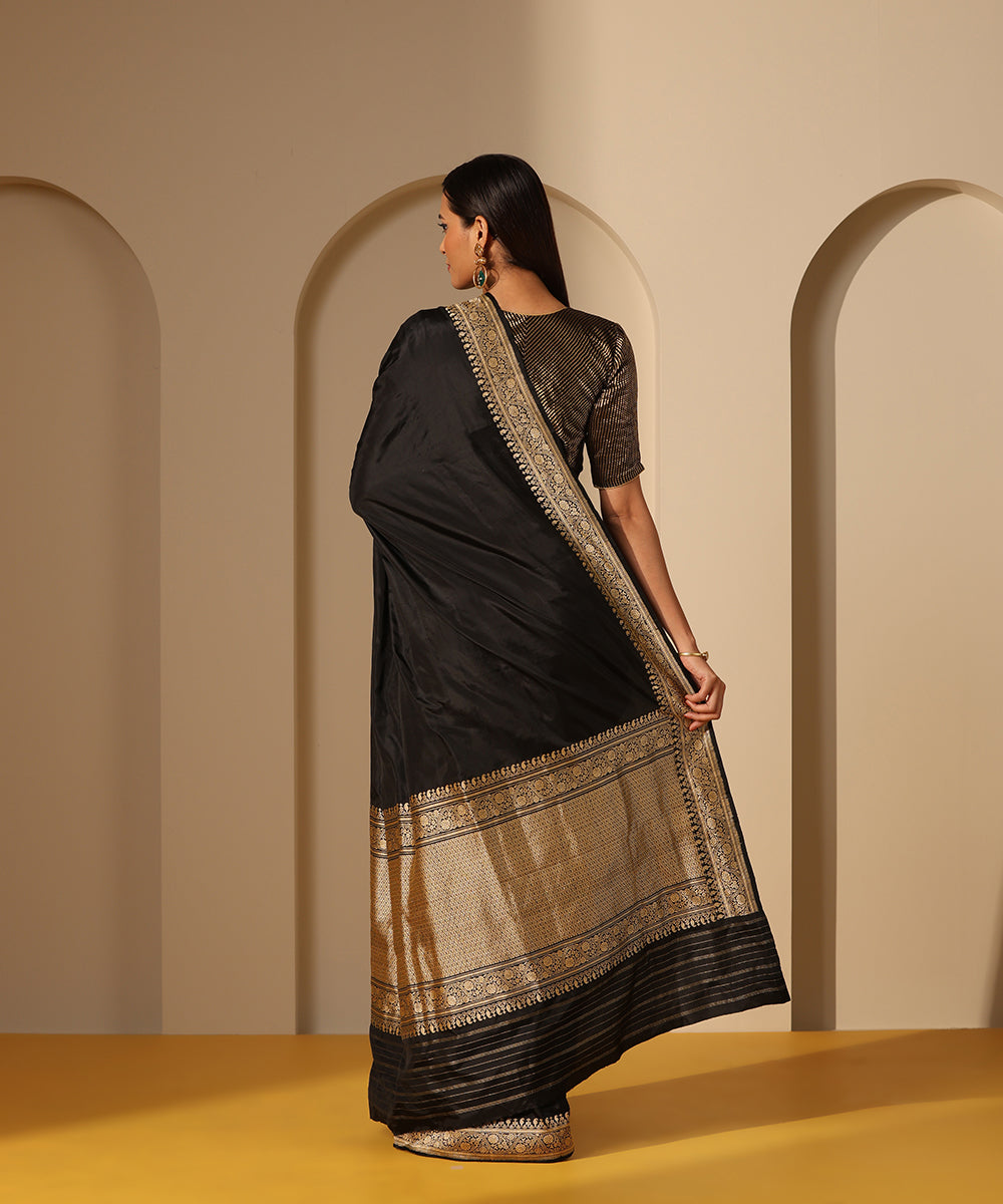 Black_Handloom_Plain_Pure_Katan_Silk_Banarasi_Saree_With_Kadhwa_Border_WeaverStory_03