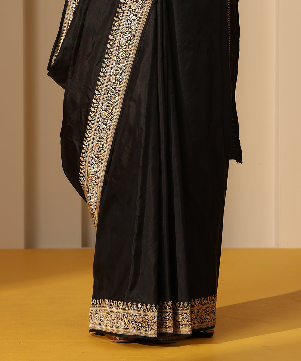 Black_Handloom_Plain_Pure_Katan_Silk_Banarasi_Saree_With_Kadhwa_Border_WeaverStory_04