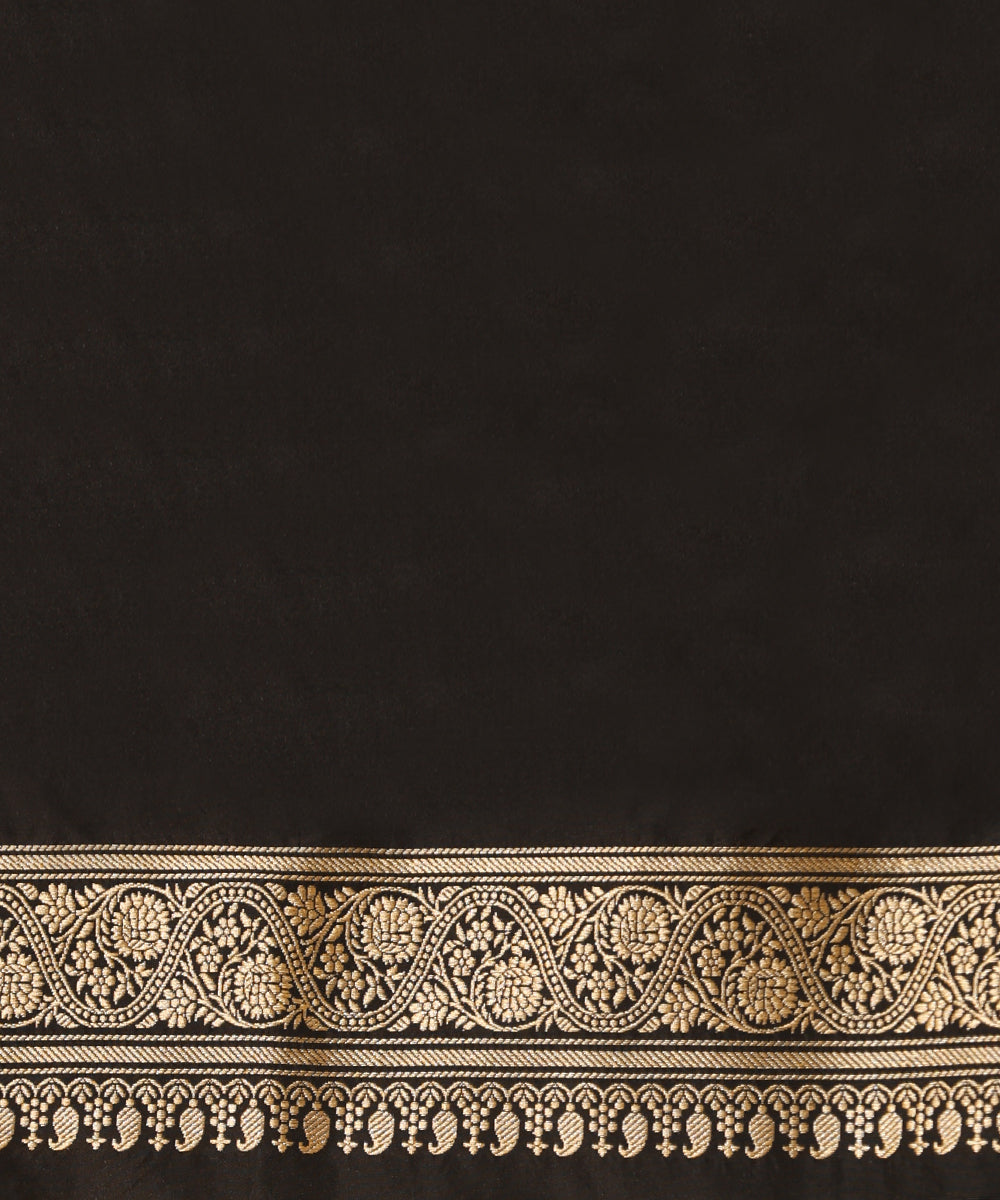 Black_Handloom_Plain_Pure_Katan_Silk_Banarasi_Saree_With_Kadhwa_Border_WeaverStory_05