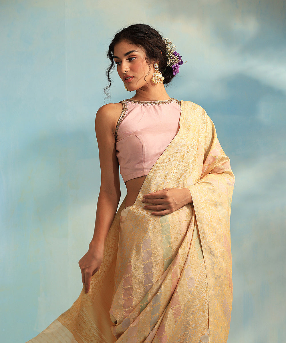 Handloom_Offwhite_Katan_Tissue_Banarasi_Rangkaat_Saree_With_Kadhwa_Border_WeaverStory_01