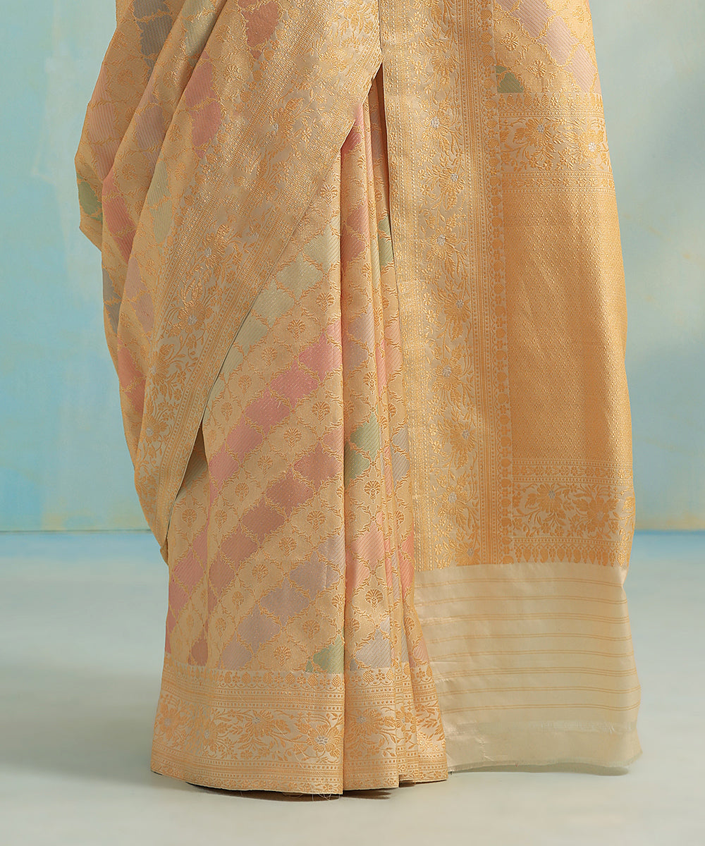 Handloom_Offwhite_Katan_Tissue_Banarasi_Rangkaat_Saree_With_Kadhwa_Border_WeaverStory_04
