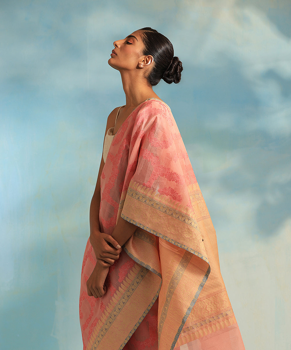 Handloom_Light_Pink_Pure_Kora_Silk_Banarasi_Saree_With_Kadhwa_Resham_Border_WeaverStory_01