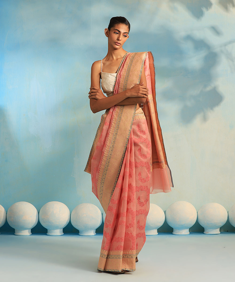 Handloom_Light_Pink_Pure_Kora_Silk_Banarasi_Saree_With_Kadhwa_Resham_Border_WeaverStory_02