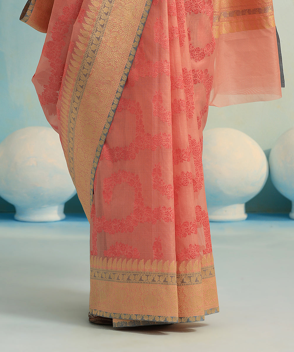Handloom_Light_Pink_Pure_Kora_Silk_Banarasi_Saree_With_Kadhwa_Resham_Border_WeaverStory_04