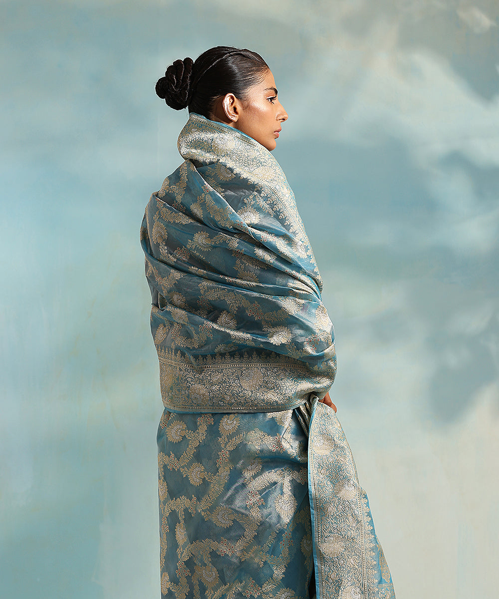 Turquoise_Blue_Handloom_Pure_Kora_Silk_Banarasi_Saree_With_Kadhwa_Jaal_WeaverStory_03