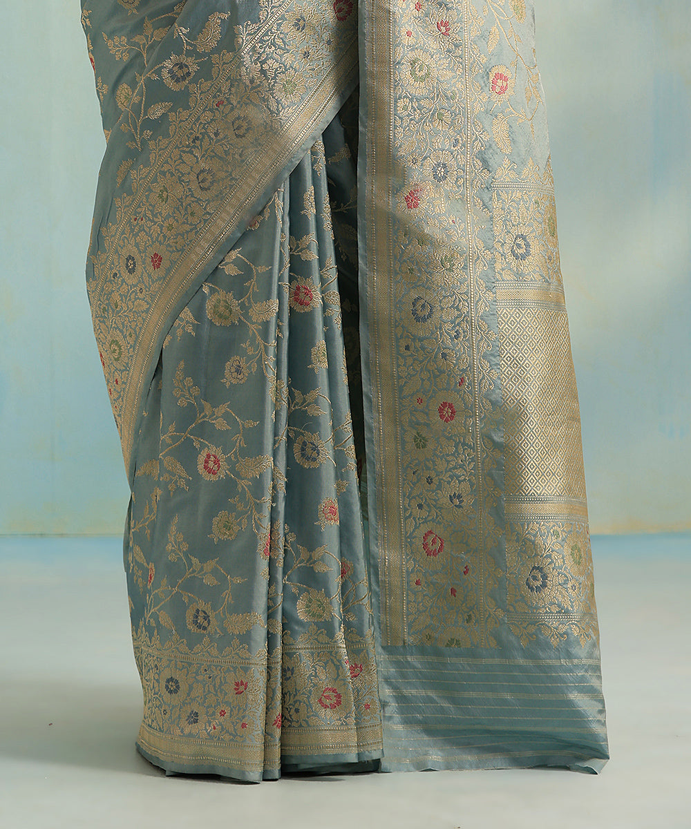 Handloom_Powder_Blue_Pure_Katan_Silk_Banarasi_Saree_With_Zari_Jangla_WeaverStory_04