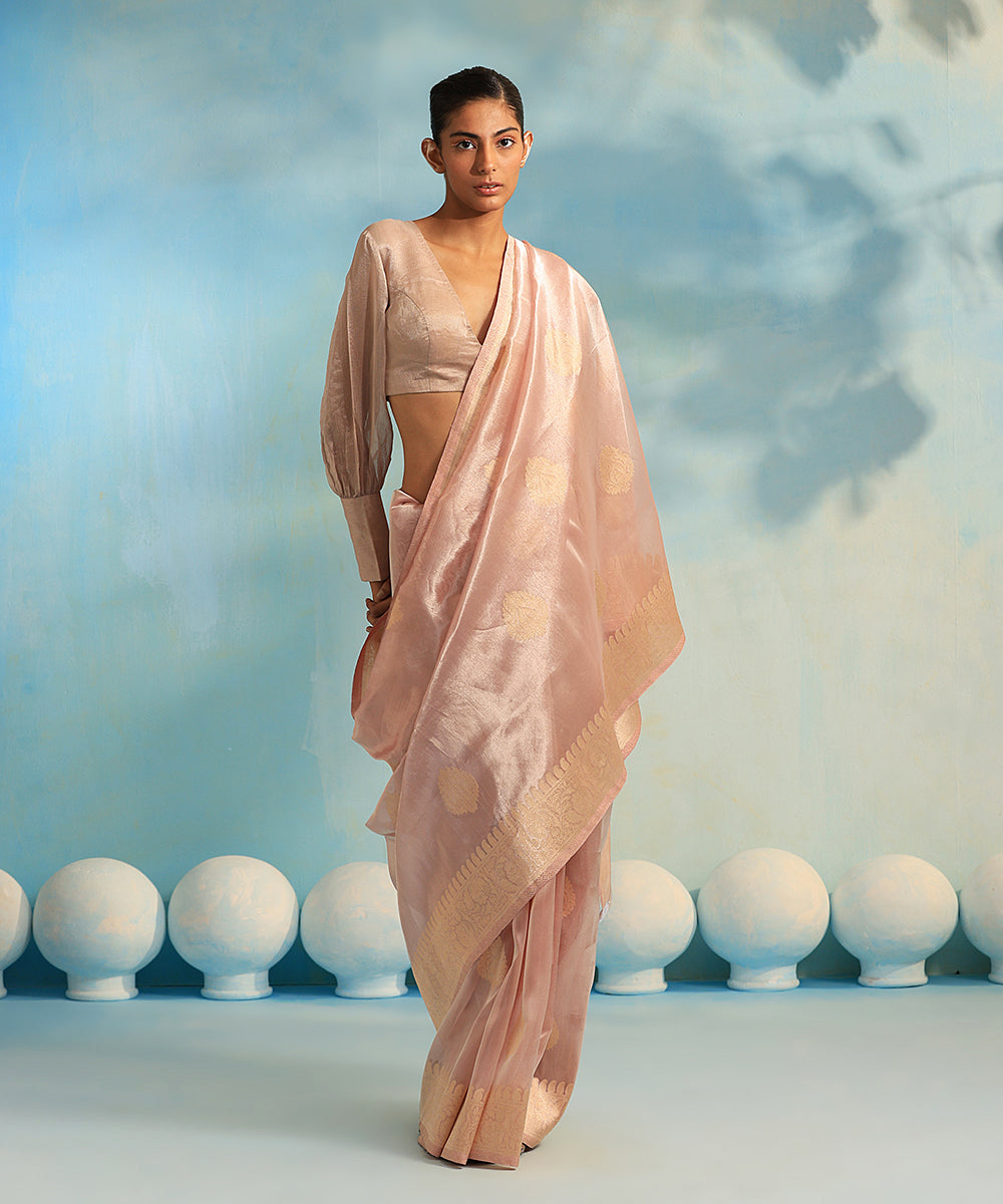 Handloom_Light_Pink_And_Gold_Pure_Kora_Tissue_Banarasi_Saree_With_Kadhwa_Booti_WeaverStory_02