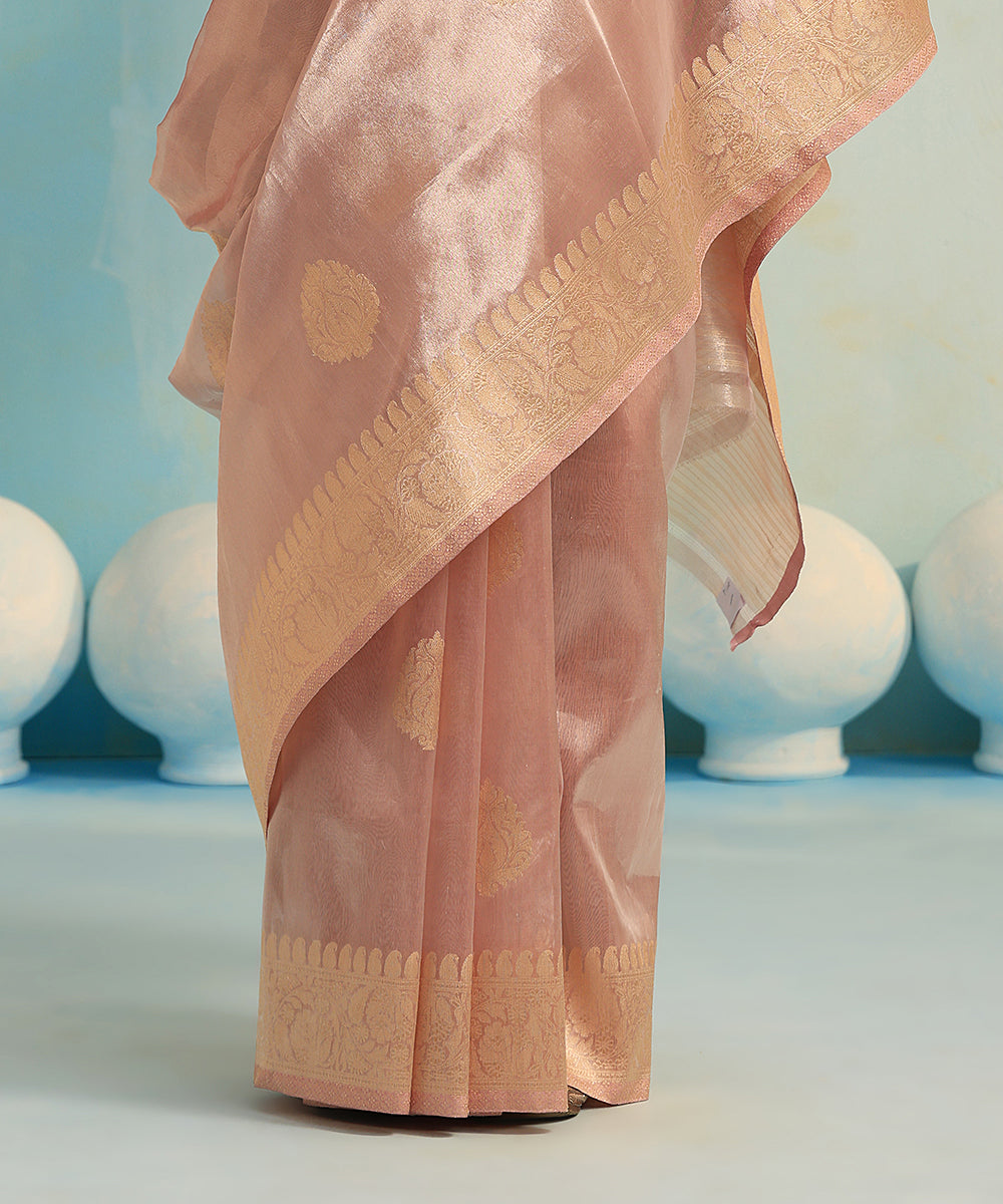 Handloom_Light_Pink_And_Gold_Pure_Kora_Tissue_Banarasi_Saree_With_Kadhwa_Booti_WeaverStory_04