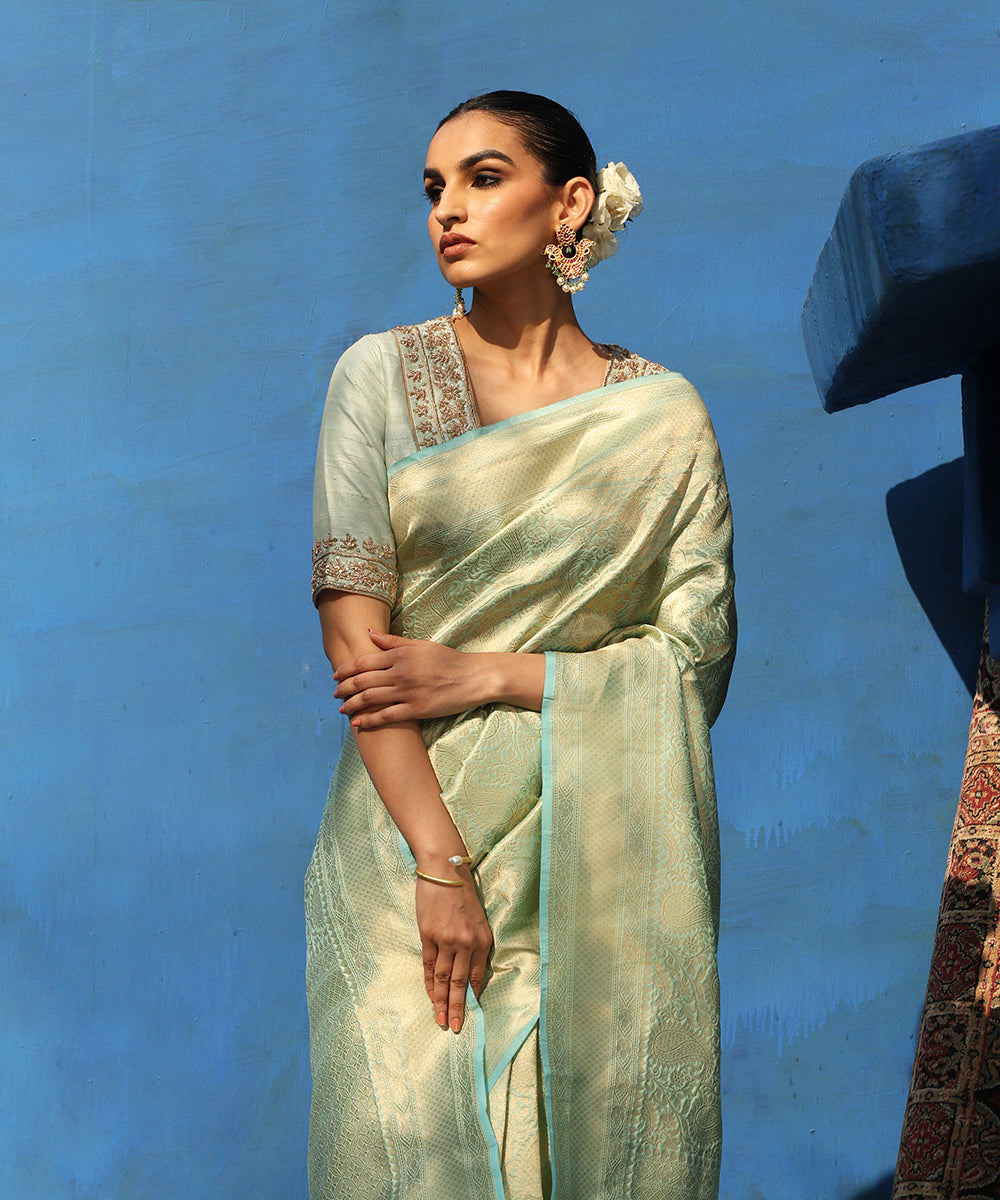 Handloom_Light_Green_Pure_Katan_Silk_Kimkhab_Banarasi_Saree_With_Grey_Border_WeaverStory_01