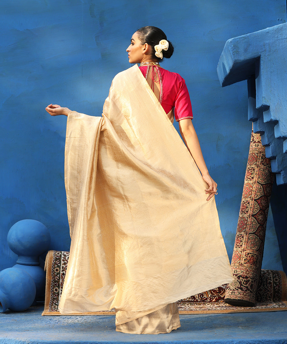 Beige_Handloom_Pure_Katan_Silk_Kimkhab_Banarasi_Saree_With_Champagne_Gold_Zari_WeaverStory_03
