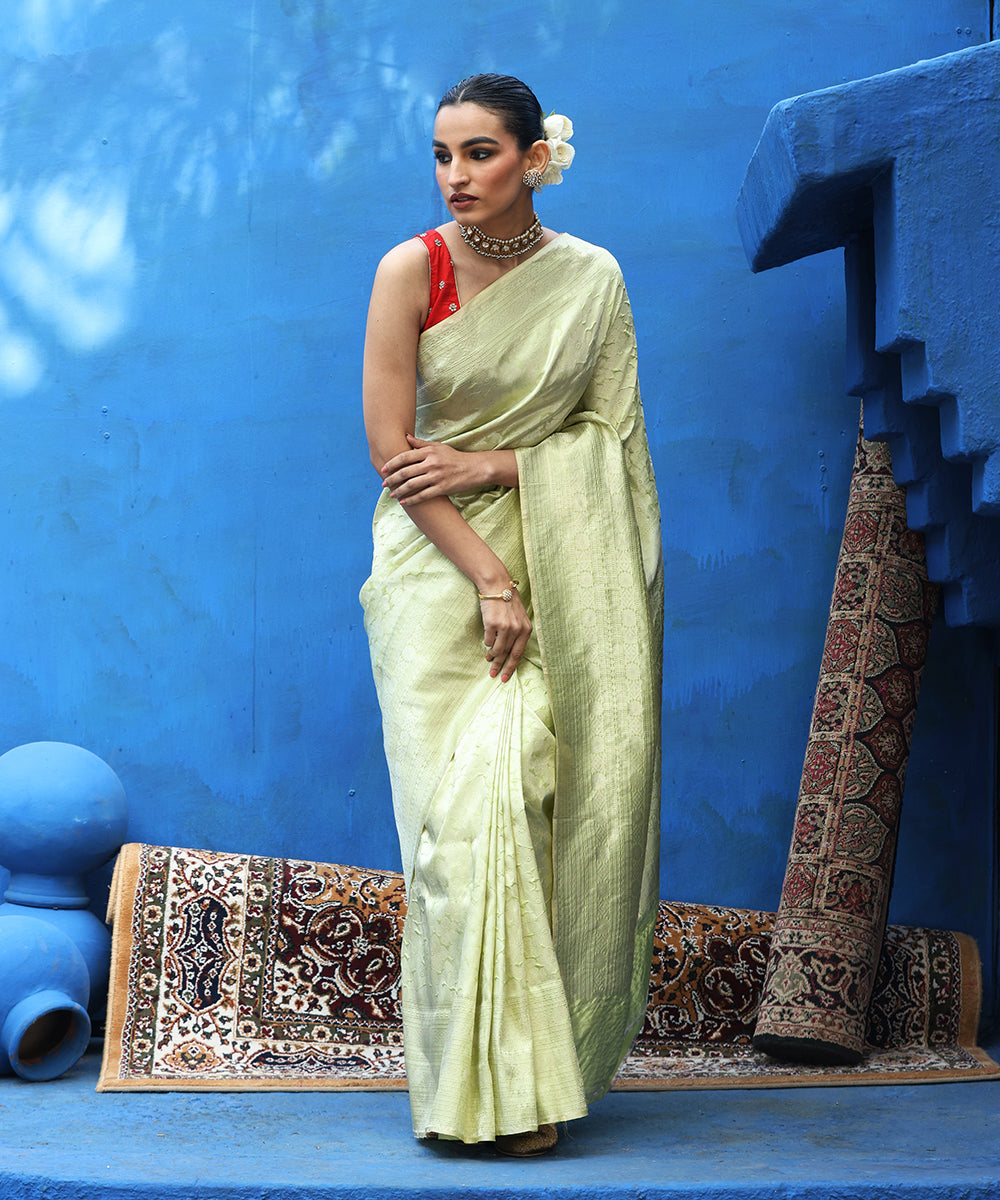Handloom_Pistachio_Green_Pure_Katan_Silk_Kimkhab_Banarasi_Saree_With_Silver_Zari_WeaverStory_02