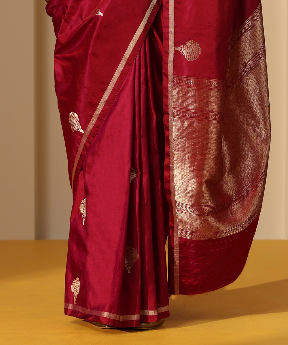 Handloom_Wine_Pure_Satin_Silk_Banarasi_Saree_With_Kadhwa_Boota_WeaverStory_04