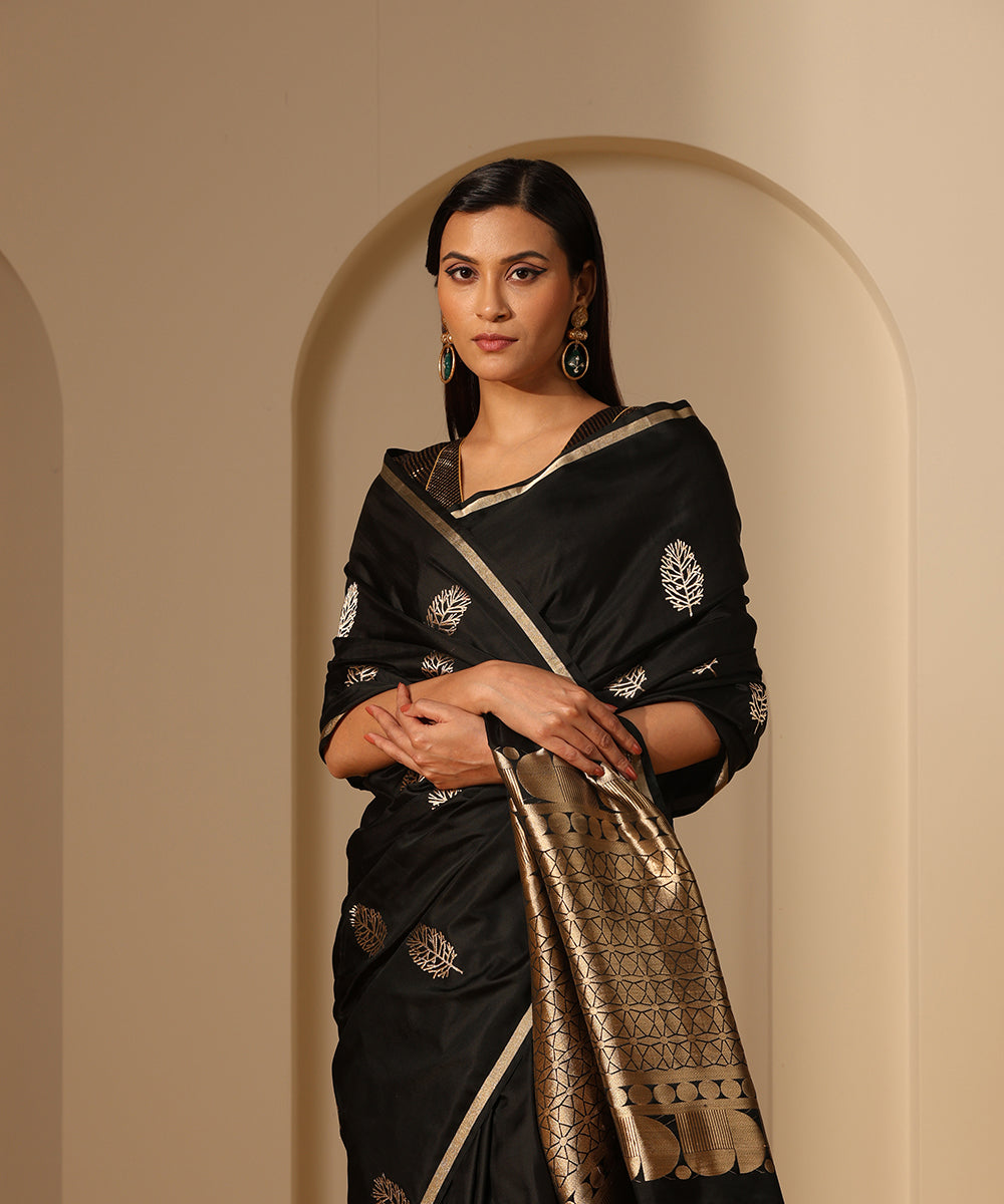 Black_Handloom_Pure_Satin_Silk_Banarasi_Saree_With_Kadhwa_Boota_WeaverStory_01